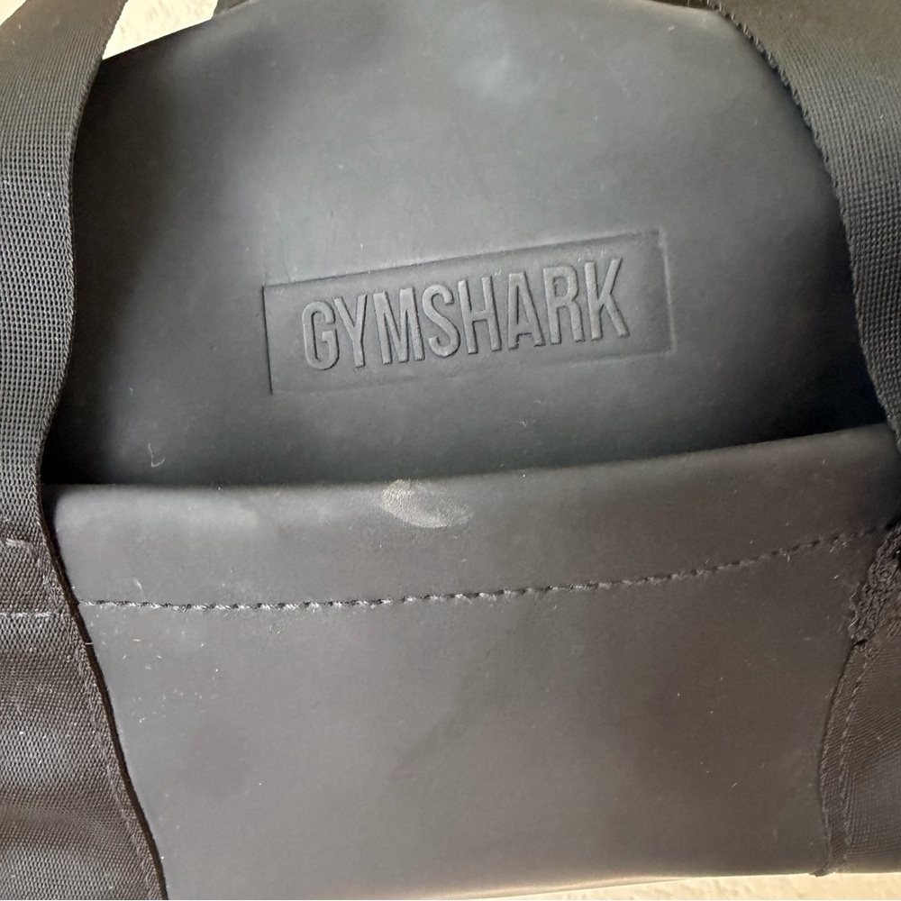 Gymshark Everyday Mini Holdall Black Gym Bag - Picture 2 of 9